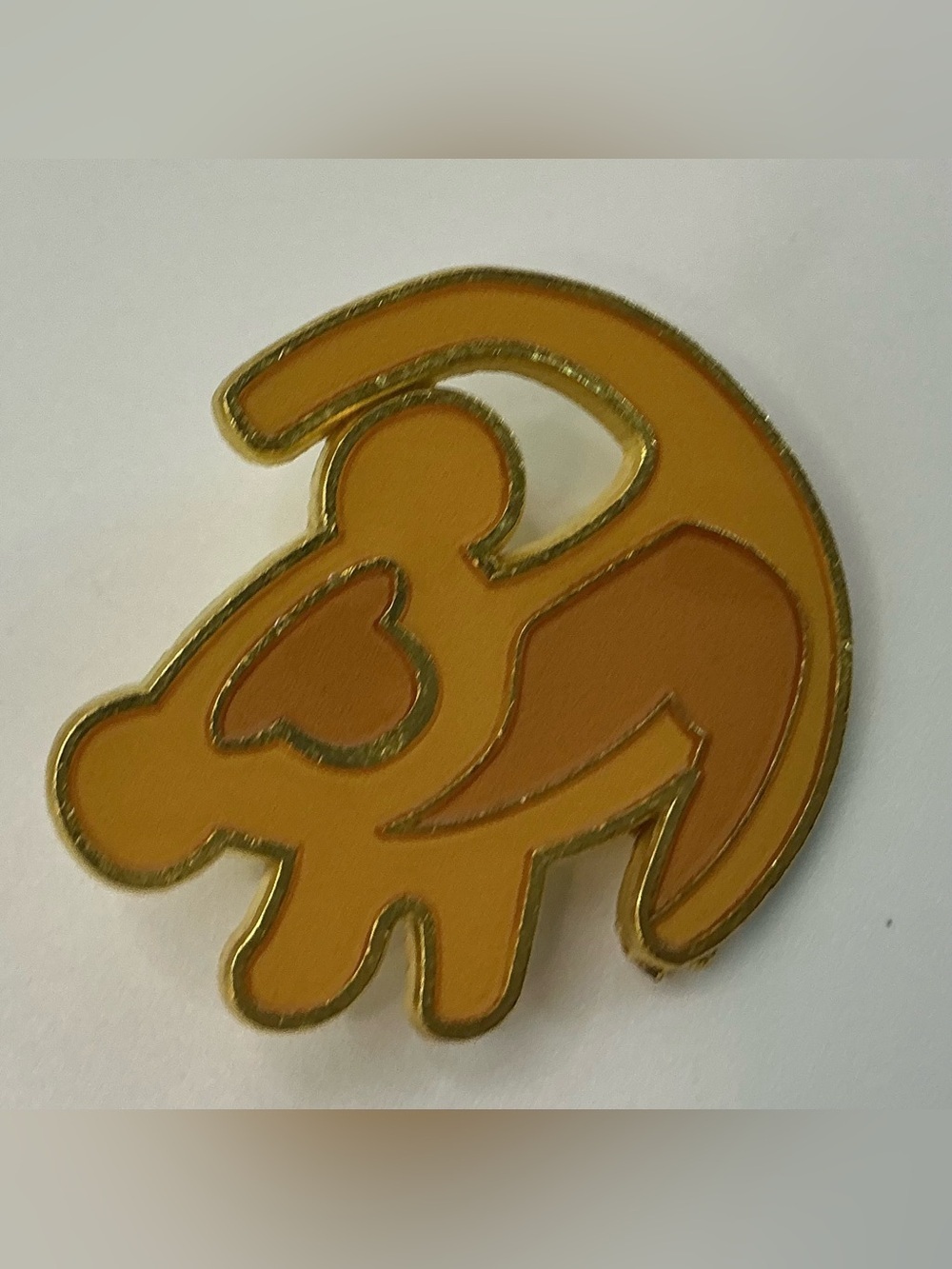 DISNEY PARKS DIPICTION OF DRAWING ON WALL SIMBA THE LION KING COLLECTIBLE PIN